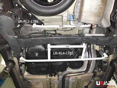 Citroen C4 Picasso 06+ UltraRacing 2-Point Rear Lower Tiebar