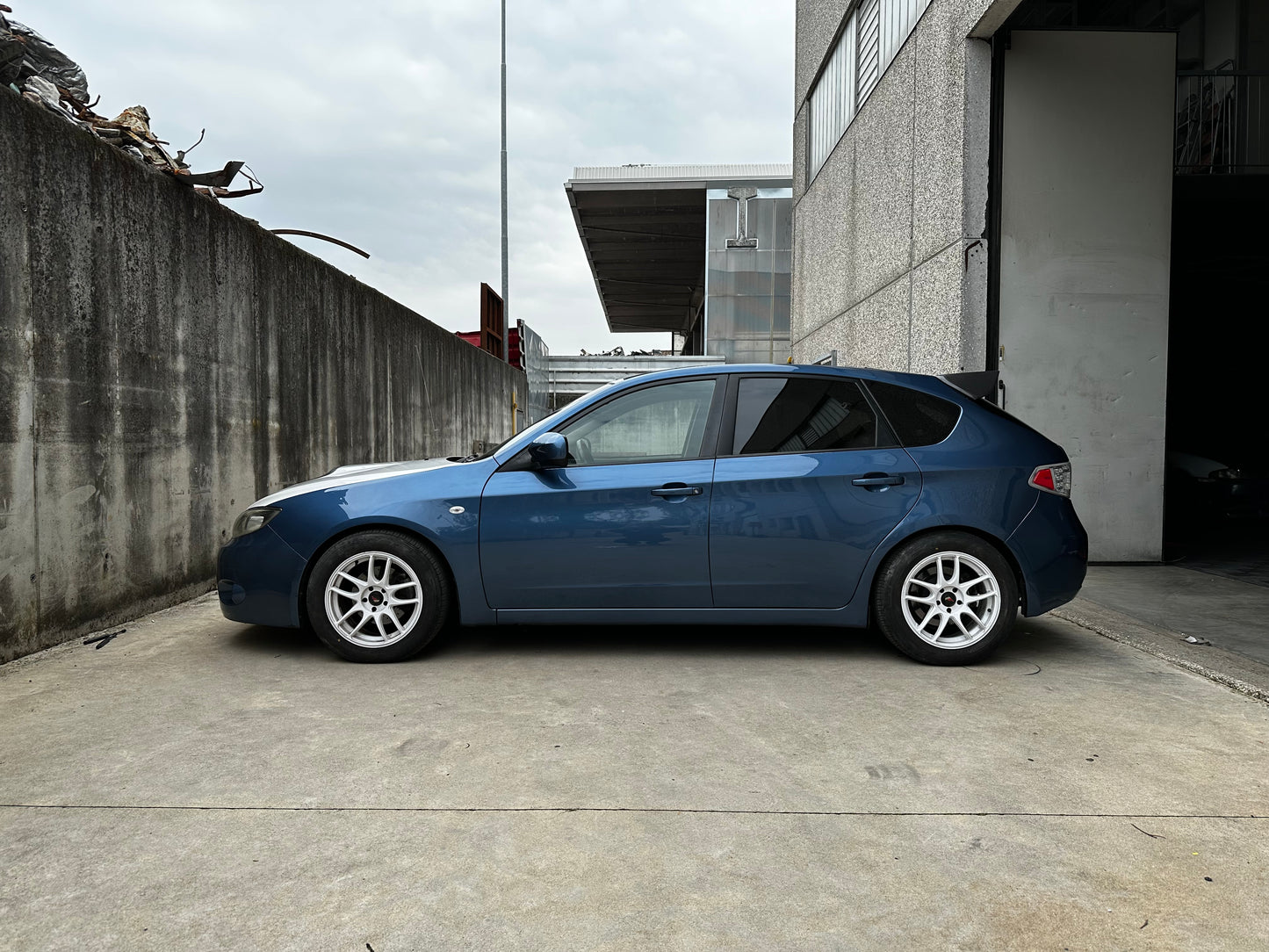 Subaru Impreza 2.0R Hatchback