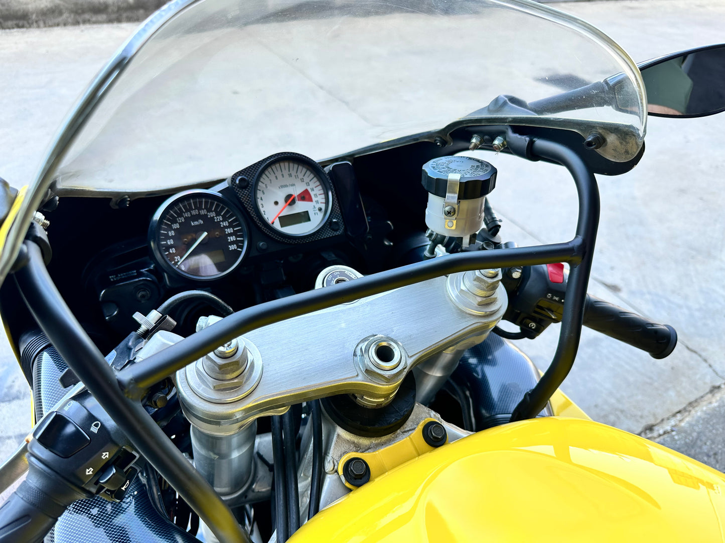 SUZUKI GSX-R SRAD 750