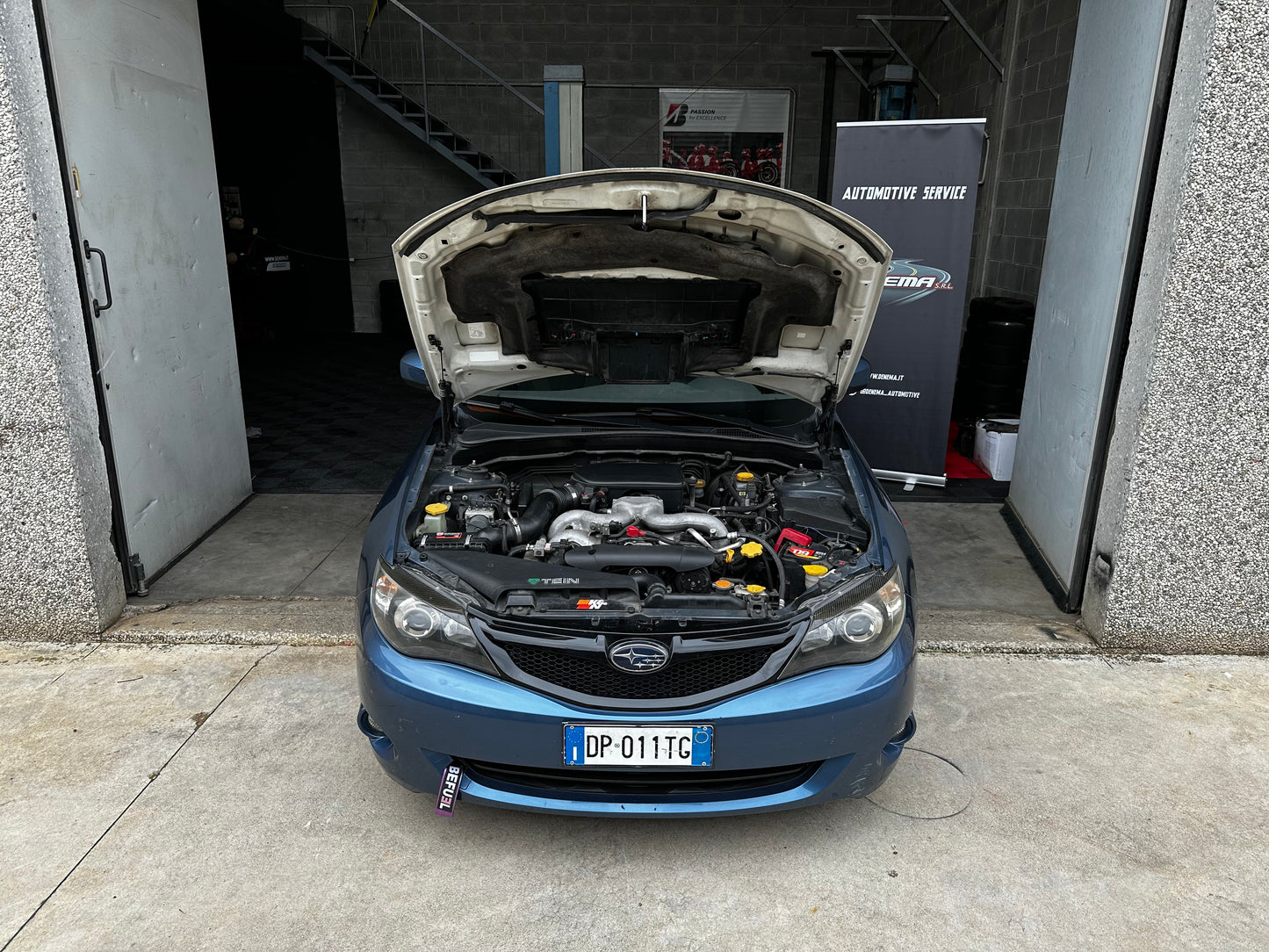 Subaru Impreza 2.0R Hatchback