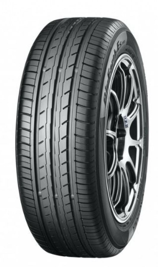 YOKOHAMA 225/45 R17 94 BLUEARTH-ES ES32