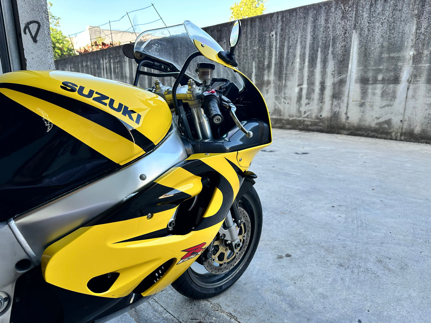 SUZUKI GSX-R SRAD 750