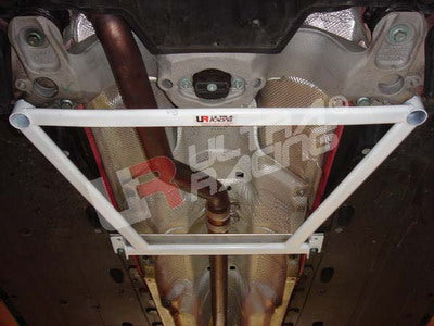 Audi A4 04-07 FSI UltraRacing 4-Point Front Lower Brace