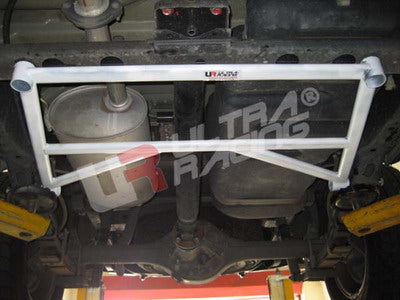 Isuzu D-Max 2.5D Auto UltraRacing 4-Point Rear Brace 690