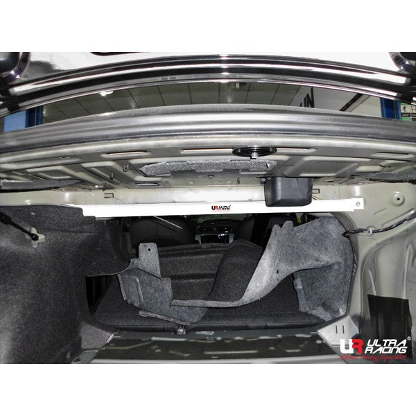 VW Passat B7 10+ 2.0 UltraRacing 2P Rear Upper Strutbar