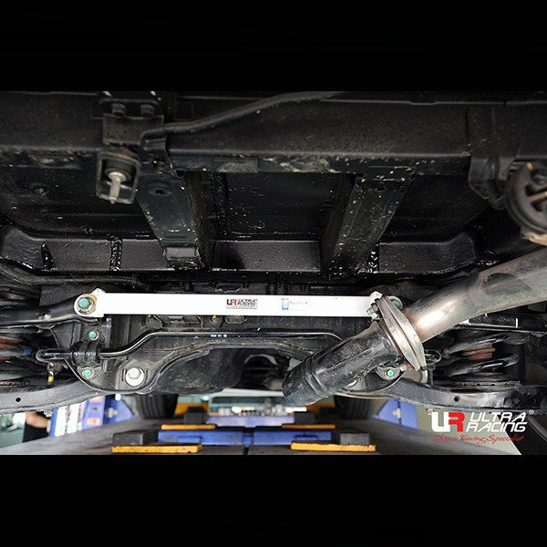 Kia Sorento 2.0D 4WD 13+ UltraRacing 2P Rear Lower Bar 2275