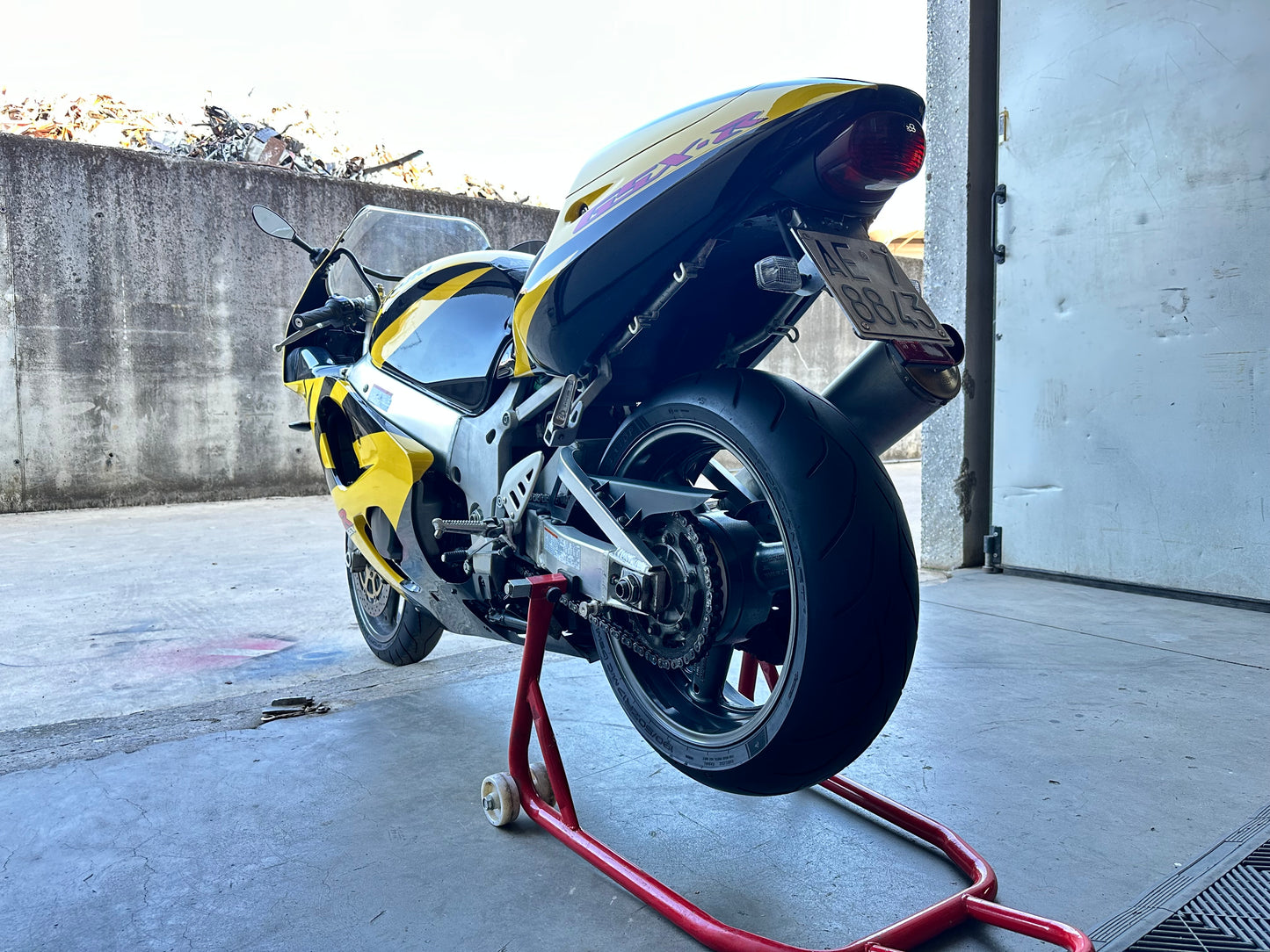 SUZUKI GSX-R SRAD 750