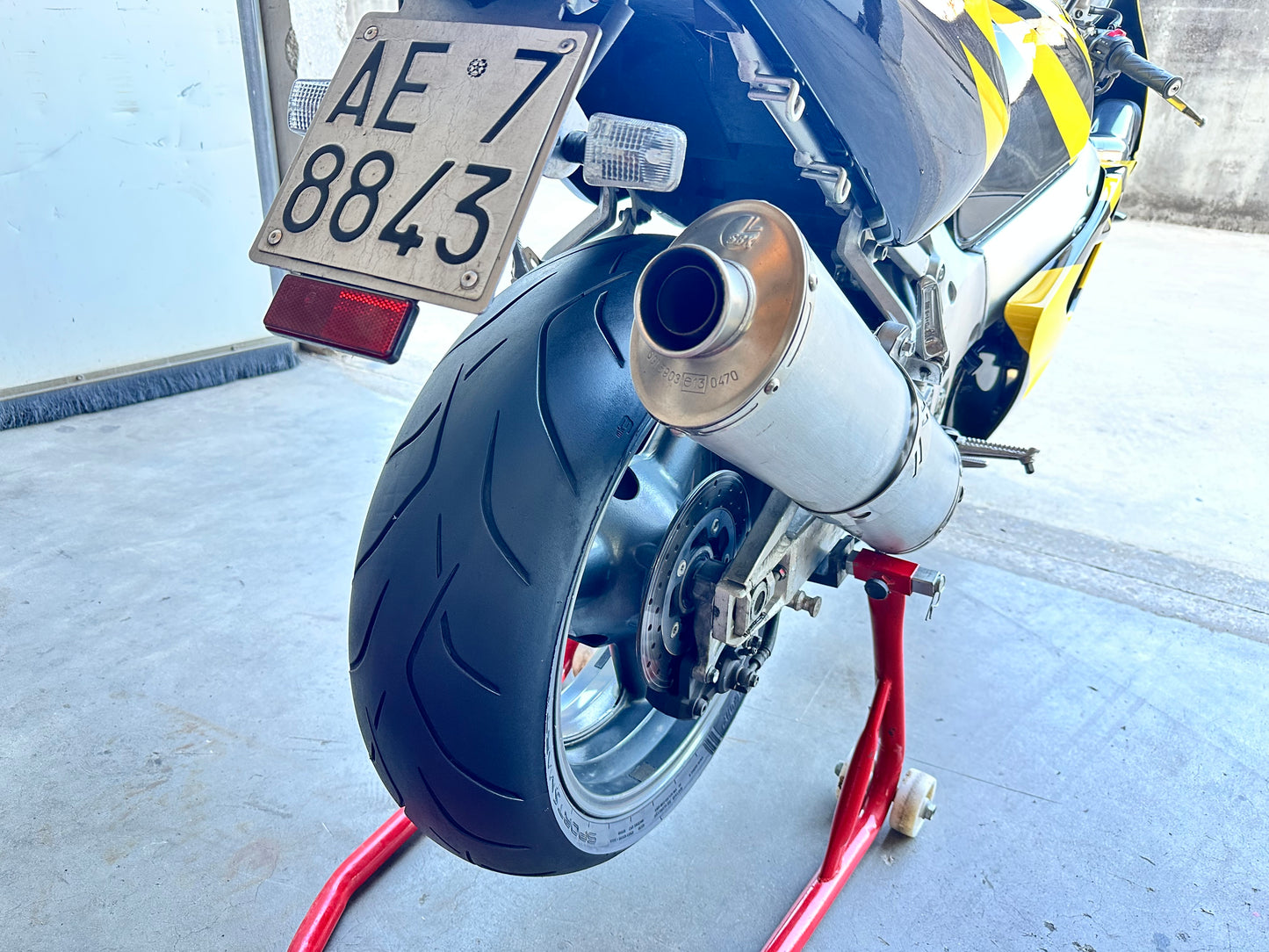 SUZUKI GSX-R SRAD 750