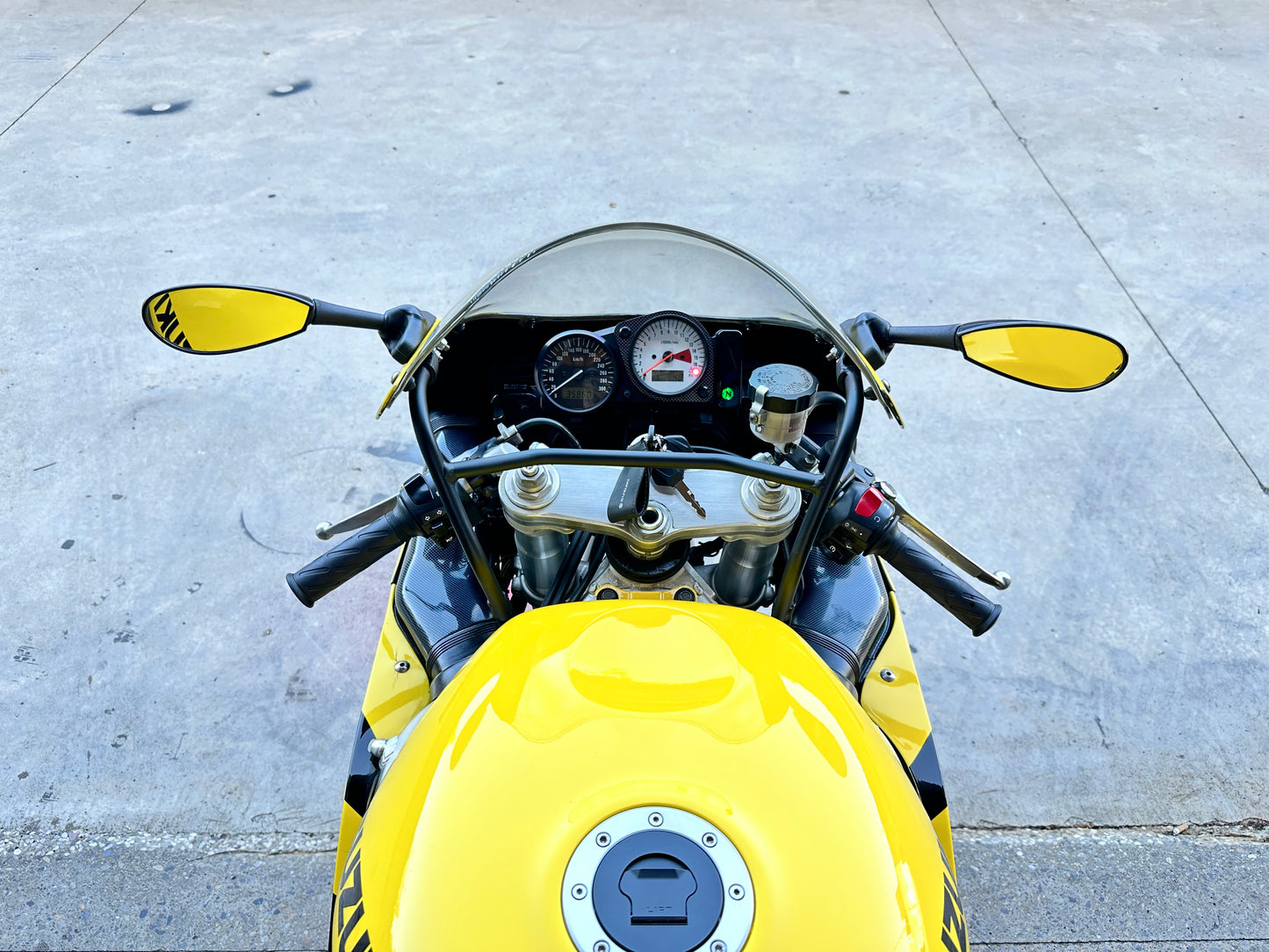 SUZUKI GSX-R SRAD 750